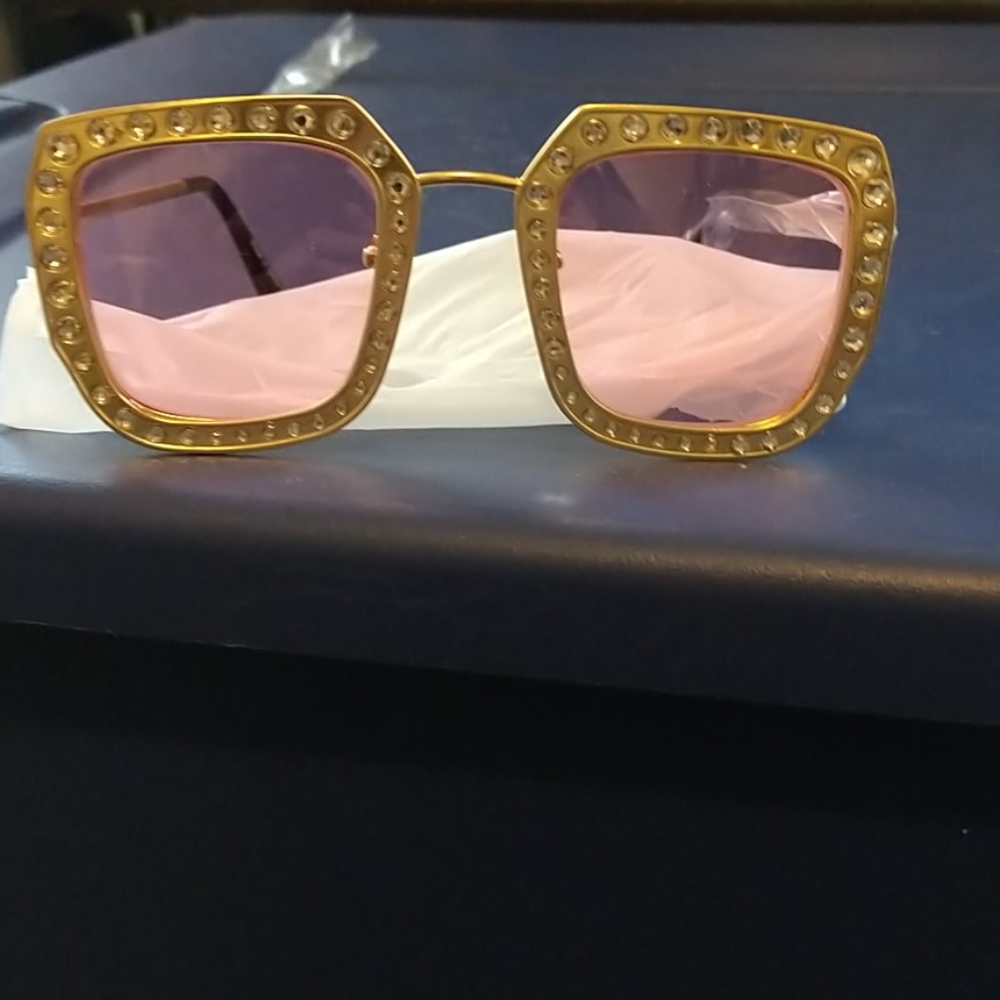 Flashy box sunglasses